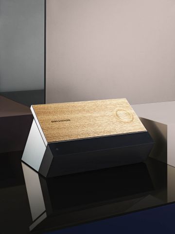 Bang & Olufsen BeoSound Moment